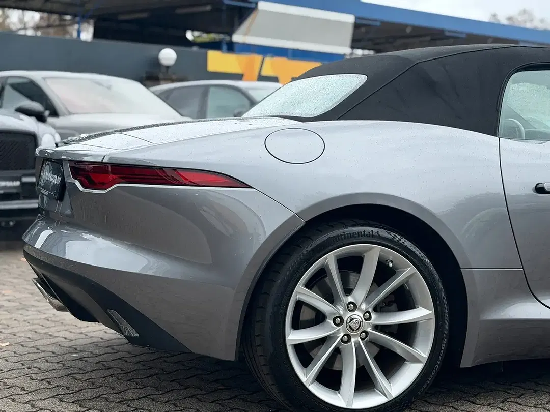 Jaguar F-Type Cabriolet - Thumbnail 11