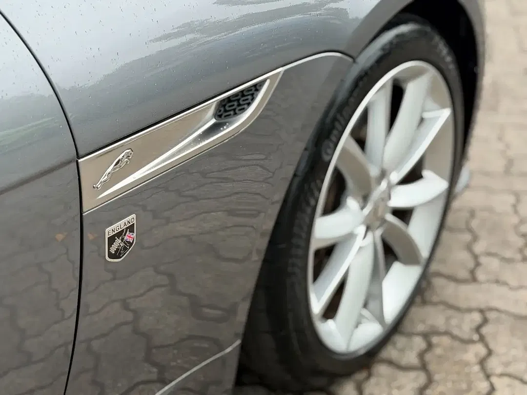 Jaguar F-Type Cabriolet - Thumbnail 12