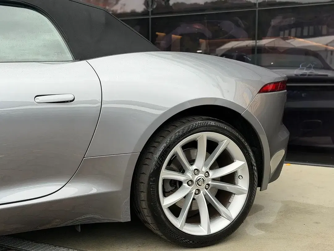 Jaguar F-Type Cabriolet - Thumbnail 8