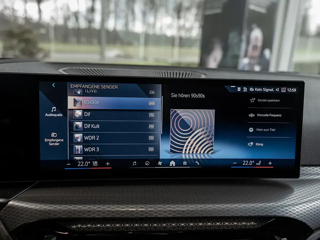 BMW 320 Touring M Sport Pro - Thumbnail 12