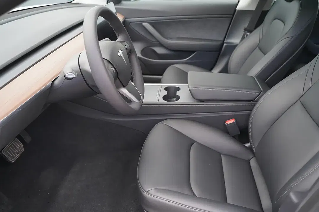 Tesla Model 3 Standard Range - Thumbnail 9