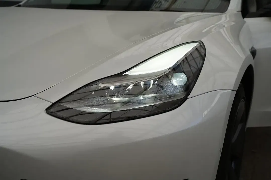 Tesla Model 3 Standard Range - Thumbnail 11
