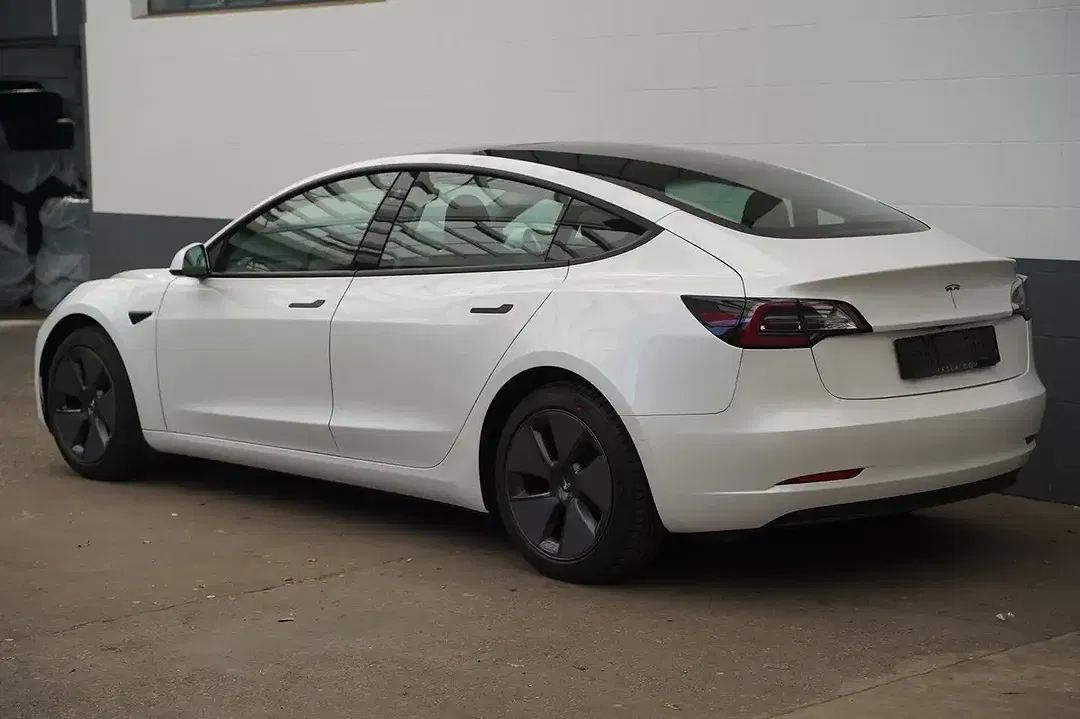Tesla Model 3 Standard Range - Thumbnail 4