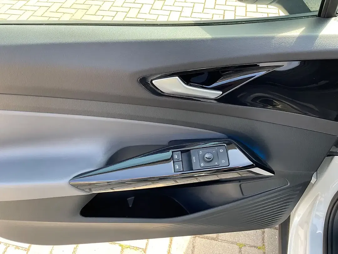 Volkswagen ID.4 Pro - Thumbnail 9