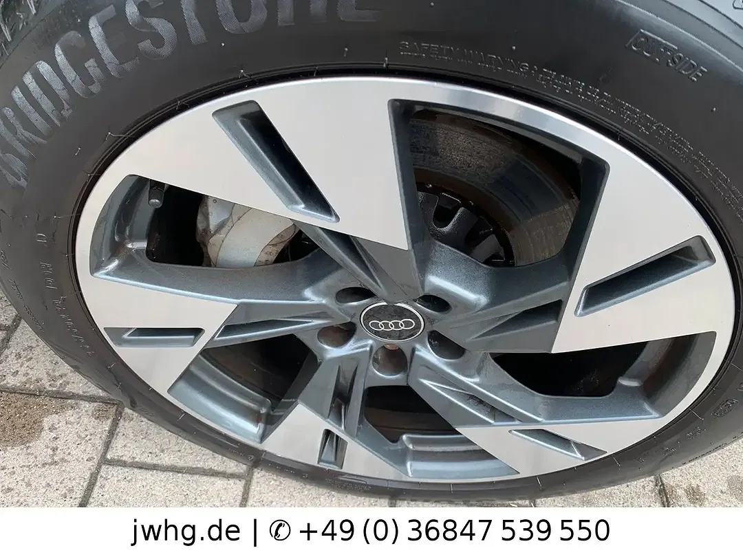 Audi Q8 e-tron Matrix LED S line - Thumbnail 3