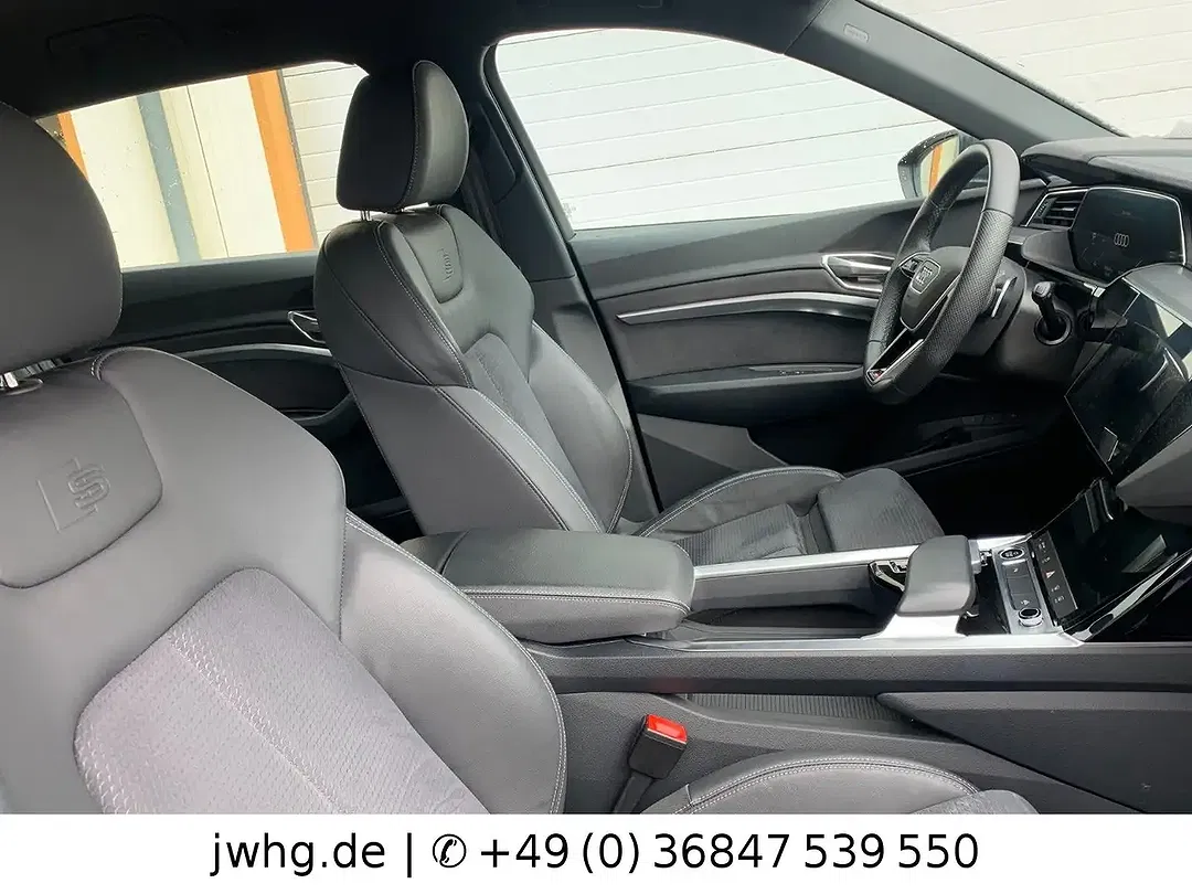 Audi Q8 e-tron Matrix LED S line - Thumbnail 4