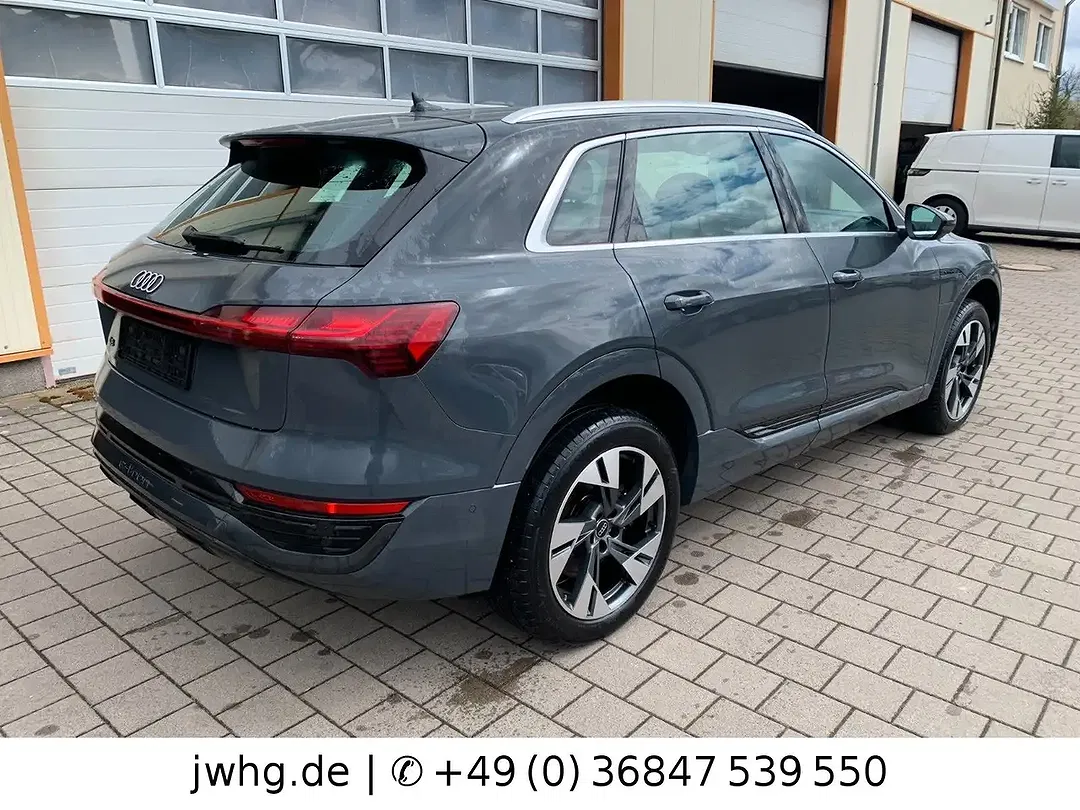 Audi Q8 e-tron Matrix LED S line - Thumbnail 5