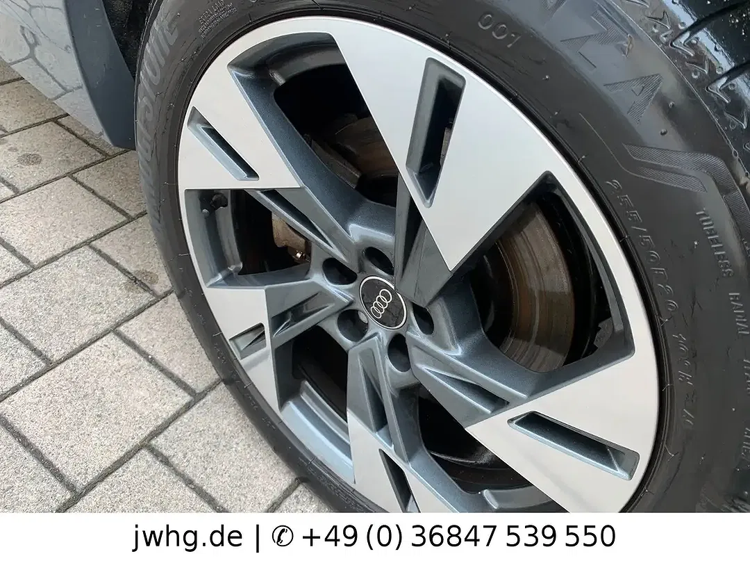 Audi Q8 e-tron Matrix LED S line - Thumbnail 6