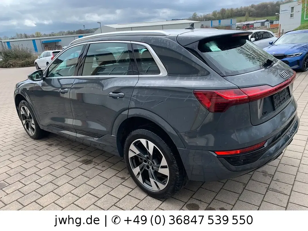 Audi Q8 e-tron Matrix LED S line - Thumbnail 9