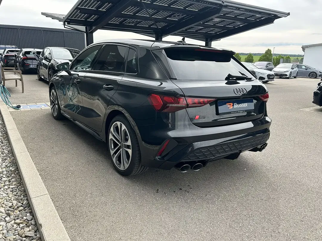 Audi S3 2.0 TFSI quattro Matrix LED Sportback - Thumbnail 4