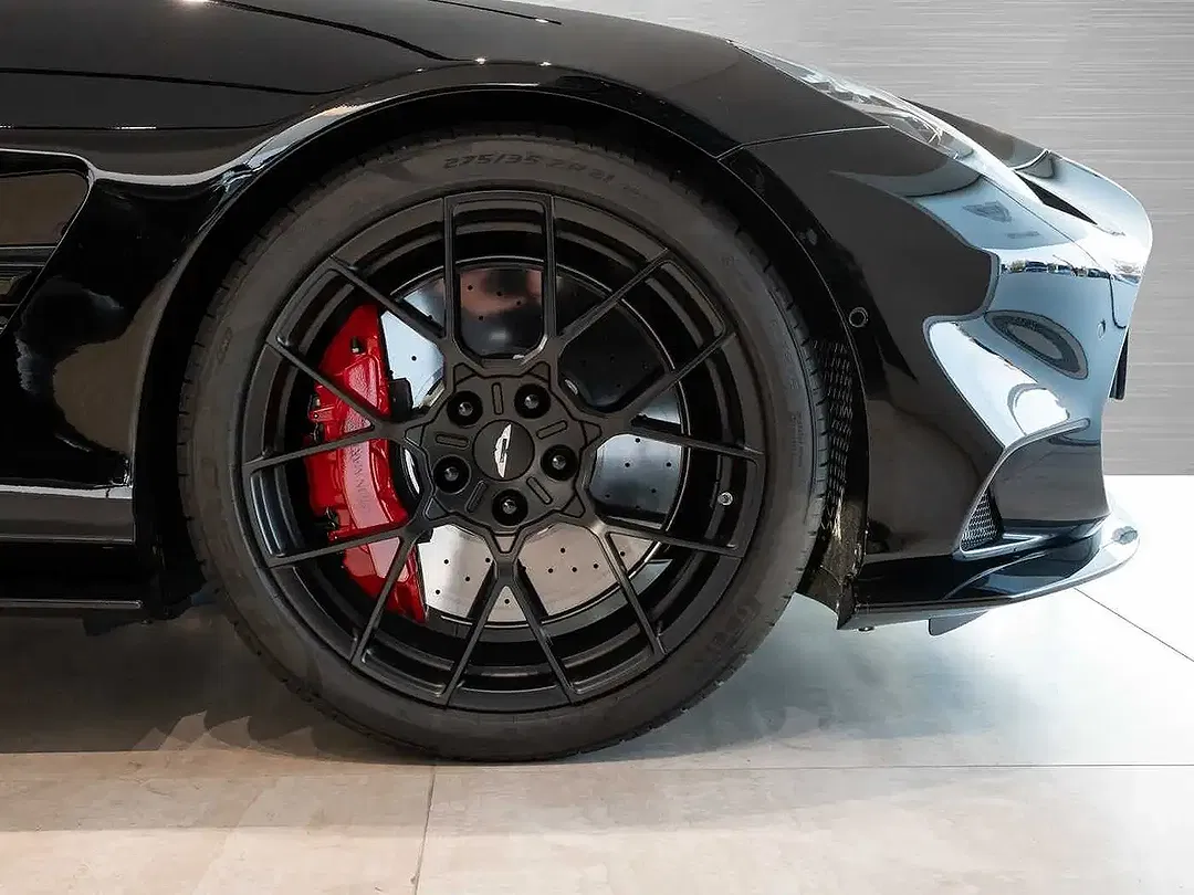 Aston Martin Vanquish - Thumbnail 4