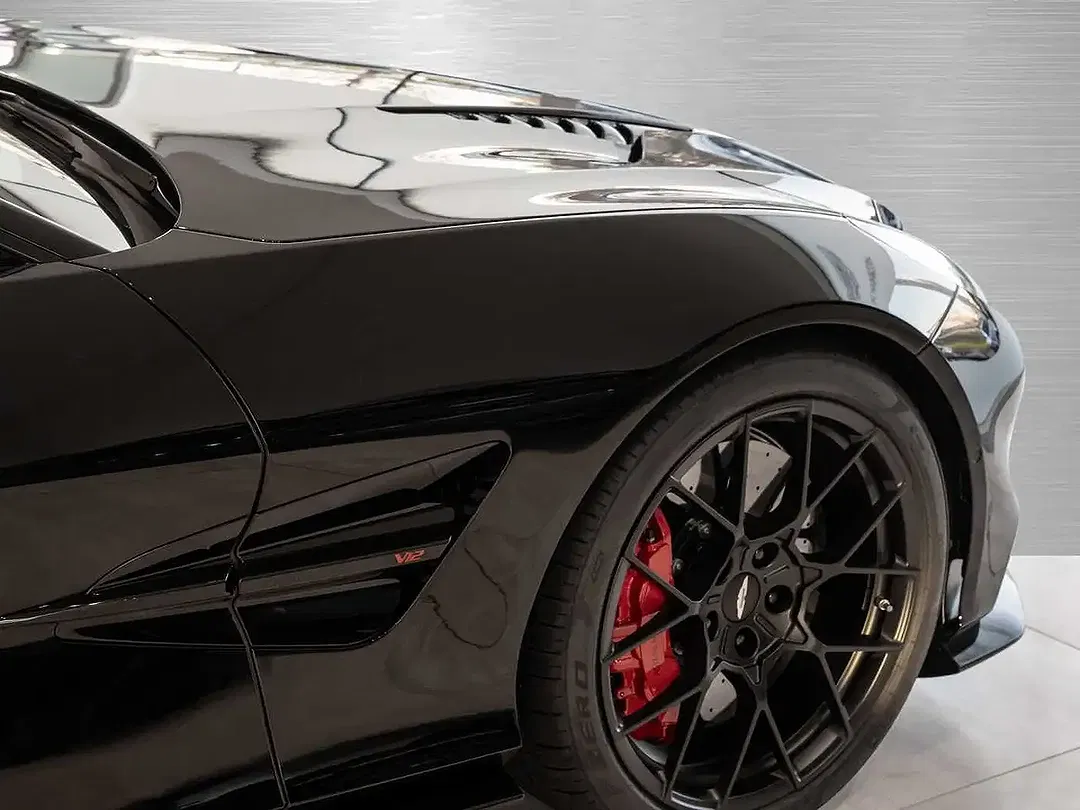 Aston Martin Vanquish - Thumbnail 9