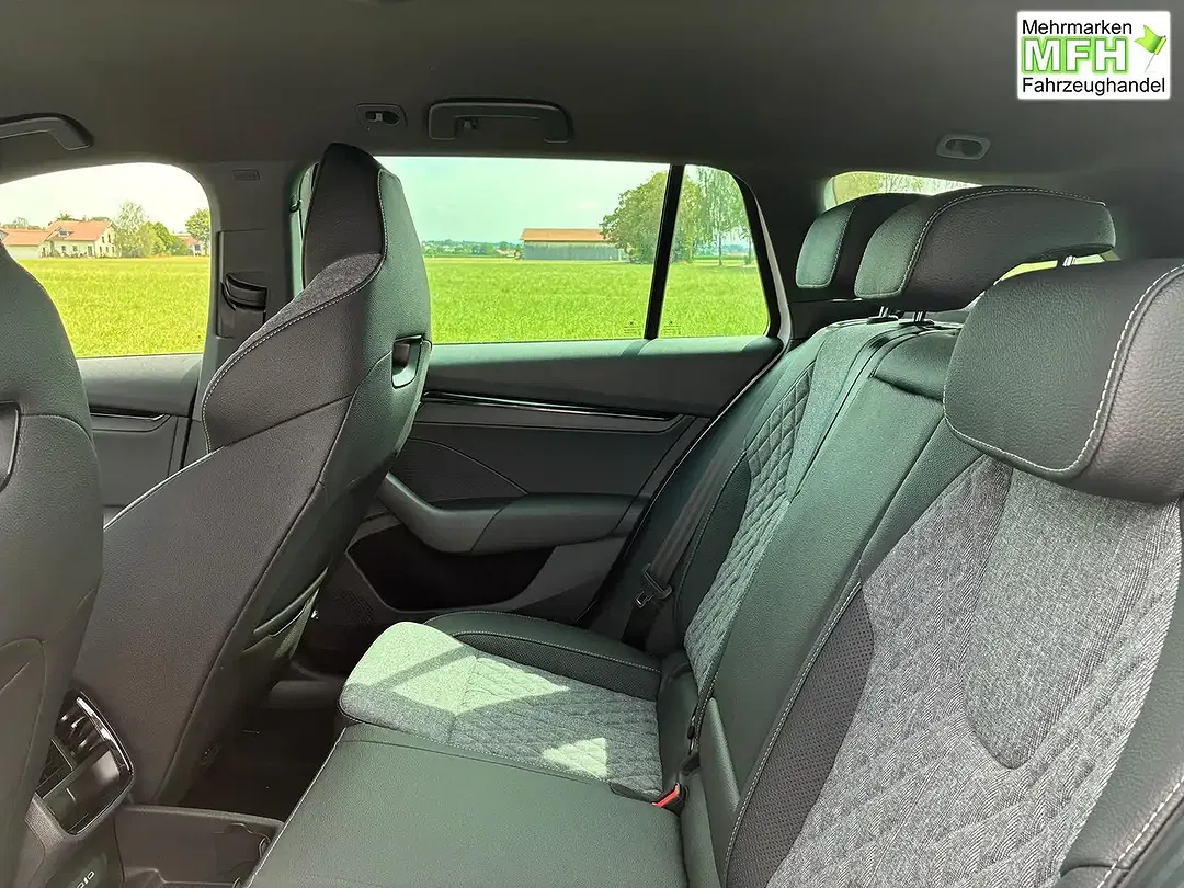 Skoda Octavia 1.5 TSI MHEV Combi Sportline - Thumbnail 9