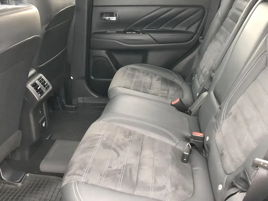 Mitsubishi Outlander PHEV 4WD Basis Spirit - Thumbnail 14