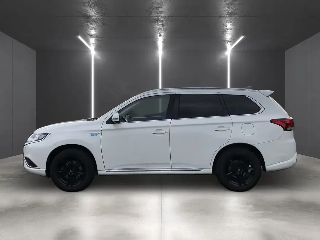 Mitsubishi Outlander PHEV 4WD Basis Spirit - Thumbnail 3