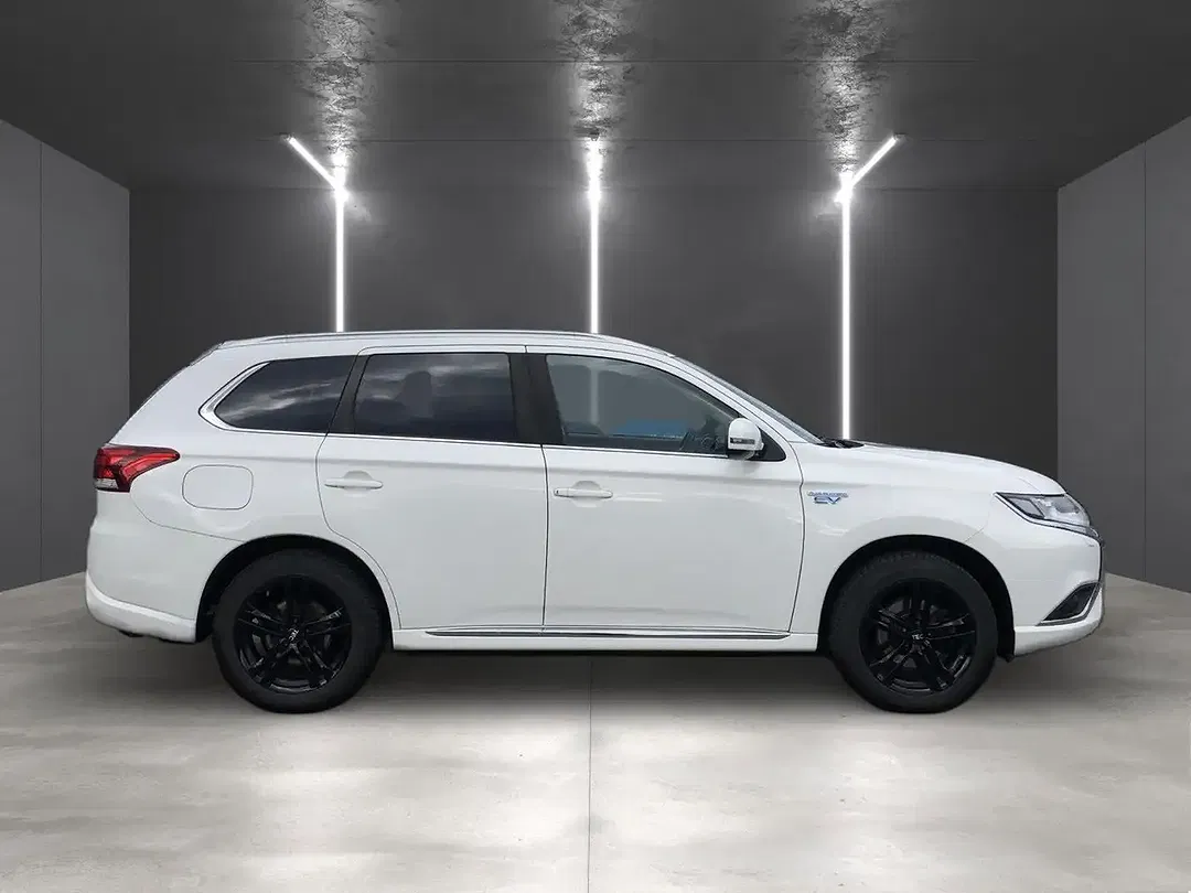 Mitsubishi Outlander PHEV 4WD Basis Spirit - Thumbnail 7