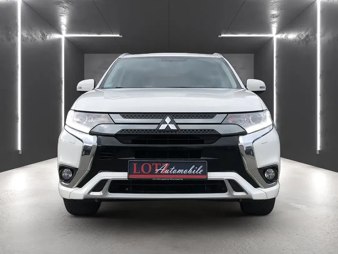 Mitsubishi Outlander PHEV 4WD Basis Spirit - Thumbnail 9