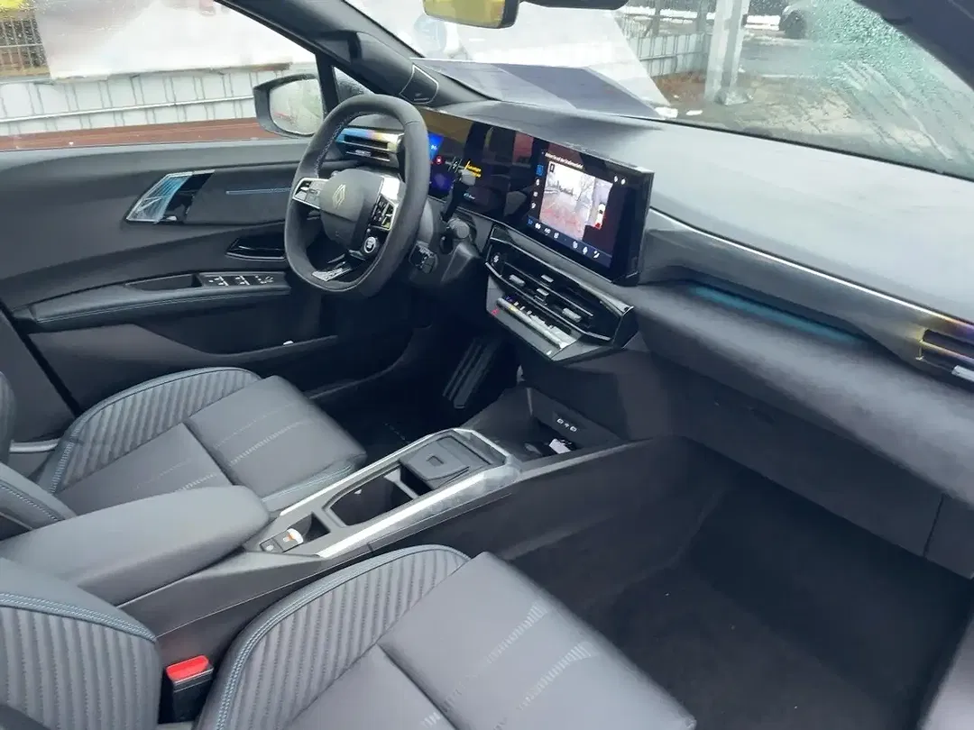 Renault Clio E-Tech Hybrid Esprit Alpine - Thumbnail 11