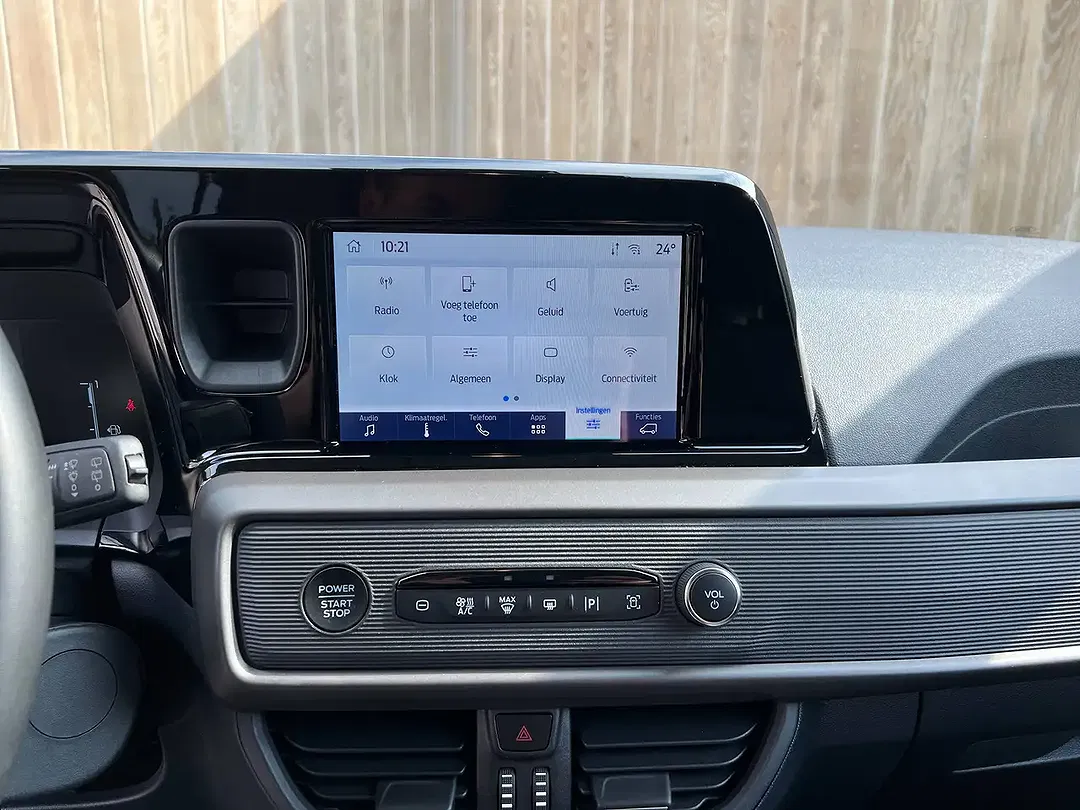 Ford Tourneo Courier 1.0 EcoBoost Titanium - Thumbnail 20