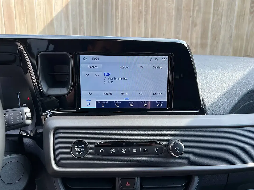 Ford Tourneo Courier 1.0 EcoBoost Titanium - Thumbnail 21