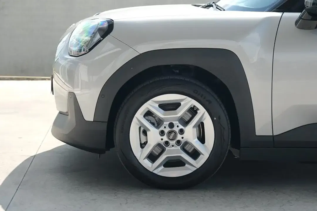 MINI Aceman SE Essential Trim - Thumbnail 8