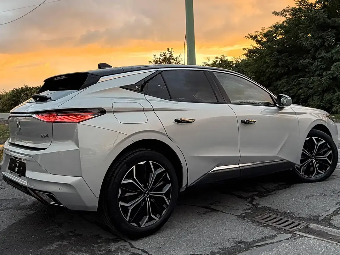 DS Automobiles DS 4 - Thumbnail 10