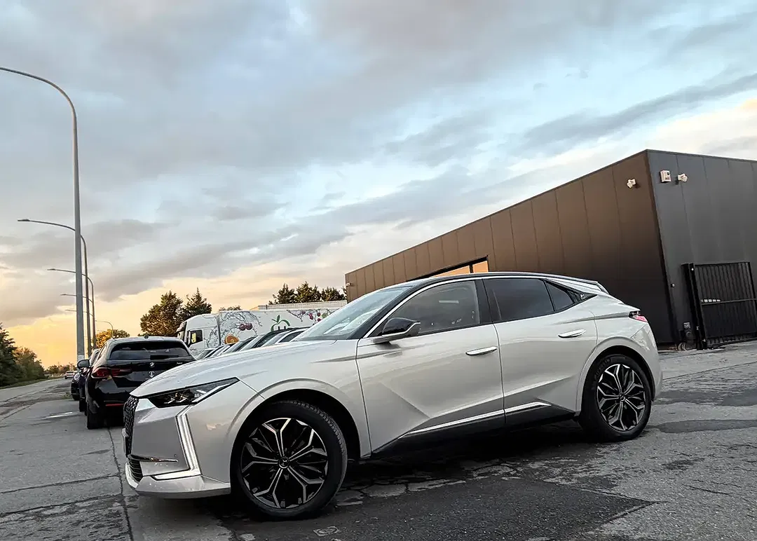 DS Automobiles DS 4 - Thumbnail 4