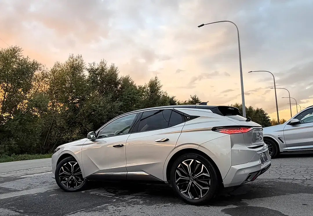 DS Automobiles DS 4 - Thumbnail 5