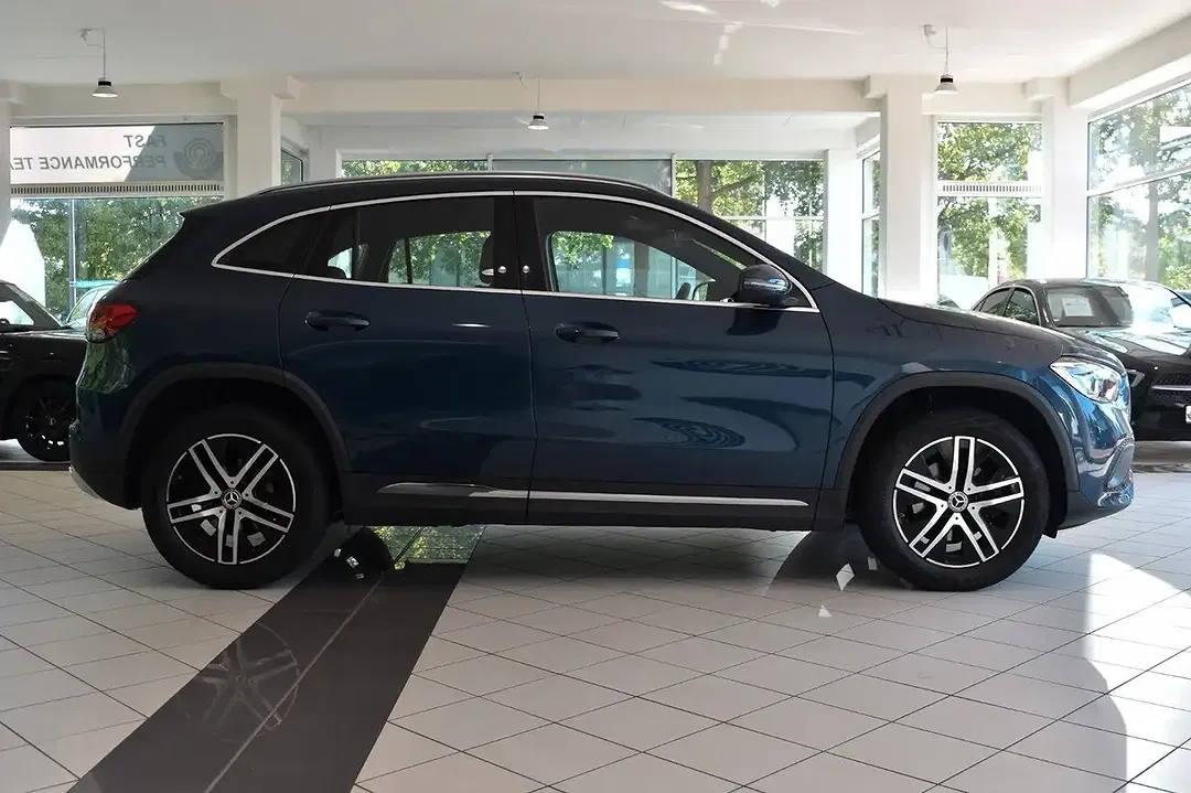 Mercedes-Benz GLA 200 - Thumbnail 6