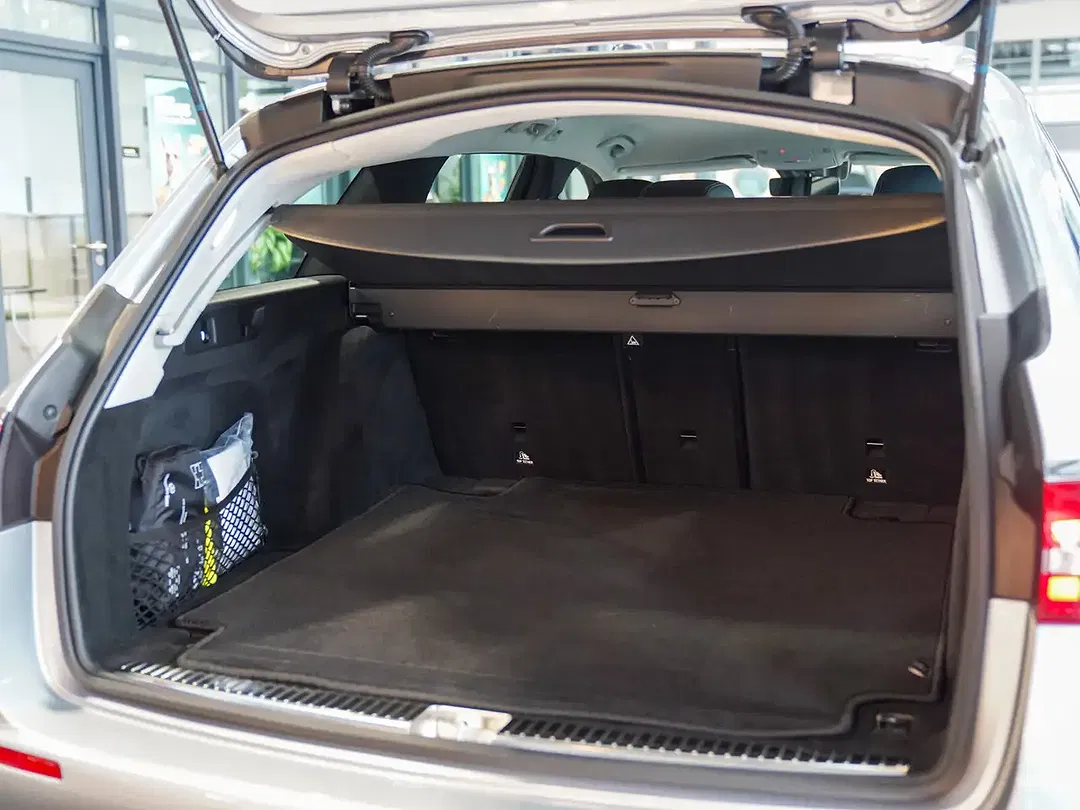 Mercedes-Benz E 220 Avantgarde - Thumbnail 12
