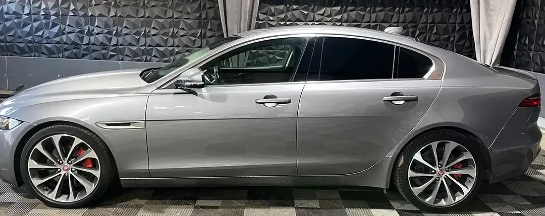 Jaguar XE 4x4 S - Thumbnail 5