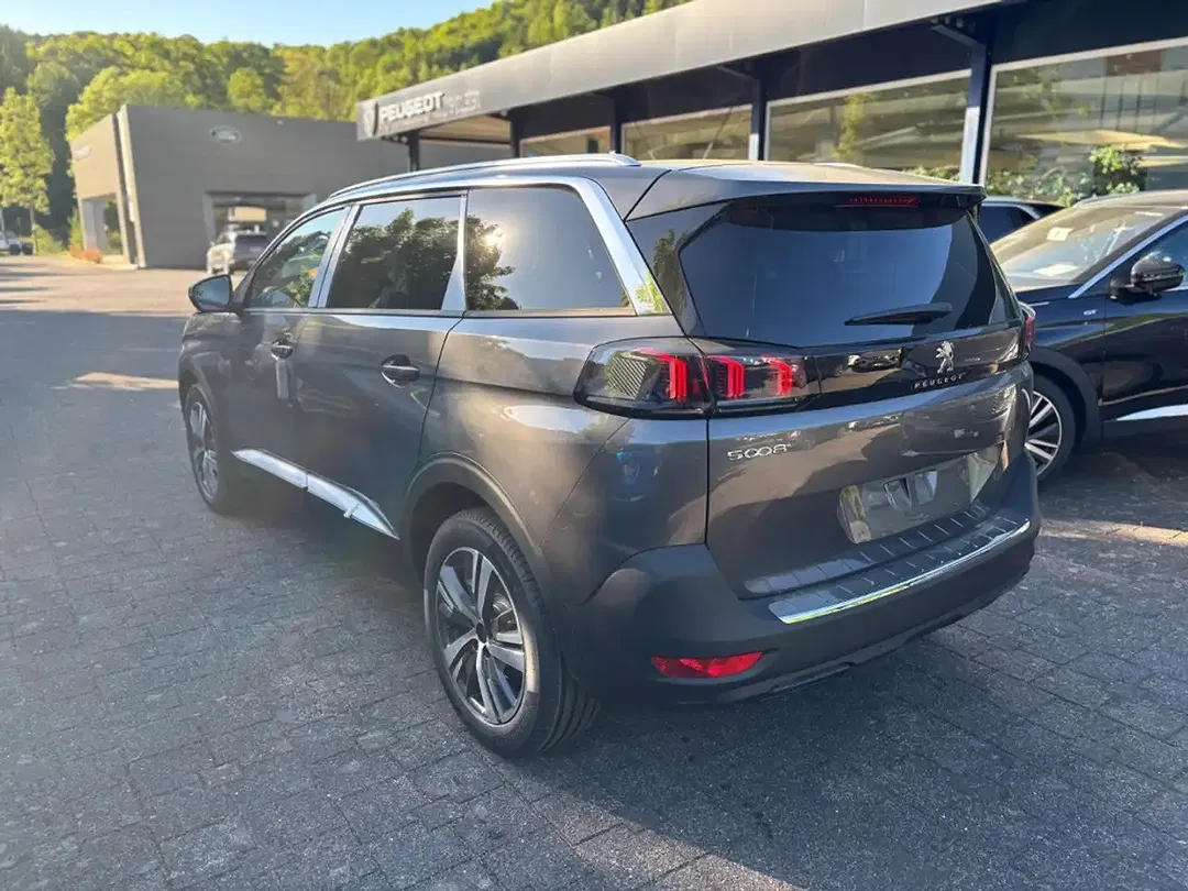 Peugeot 5008 130 HDi Allure Pack - Thumbnail 4