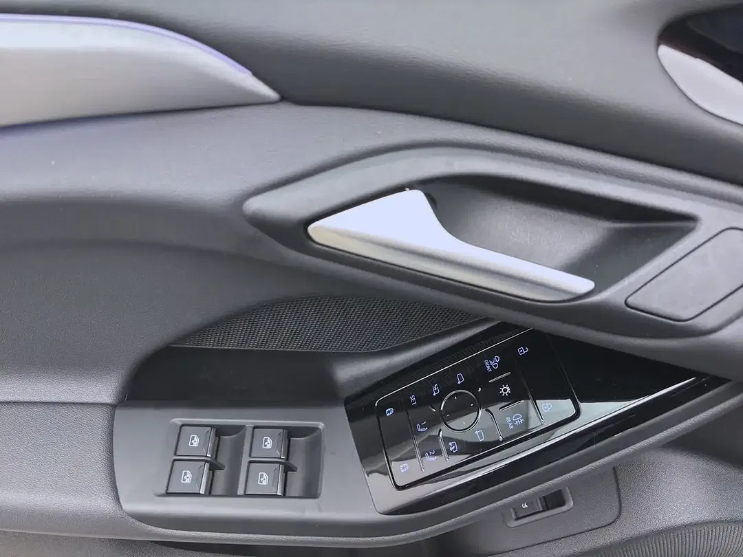 Audi A6 e-tron S line - Thumbnail 11