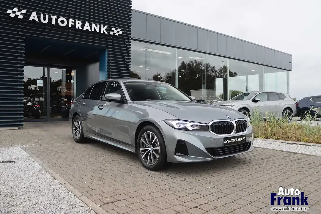 BMW 320 - Thumbnail 1