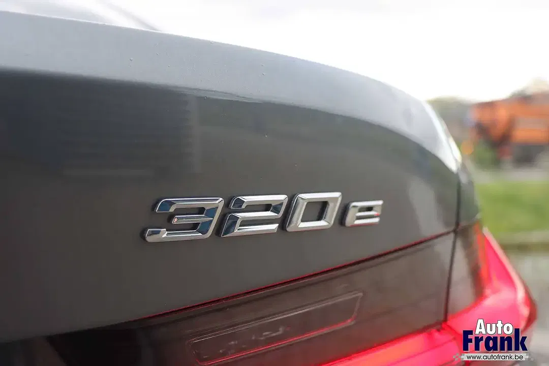 BMW 320 - Thumbnail 15