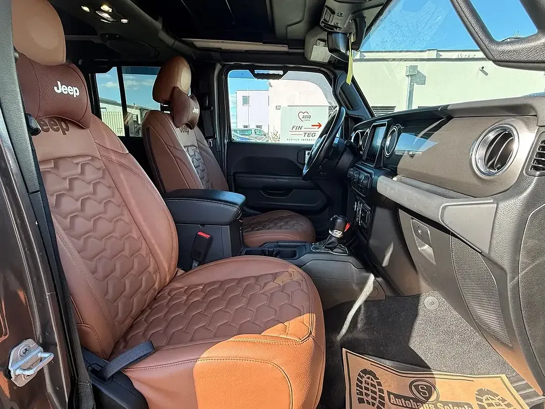 Jeep Wrangler Sport Sahara Hardtop - Thumbnail 10