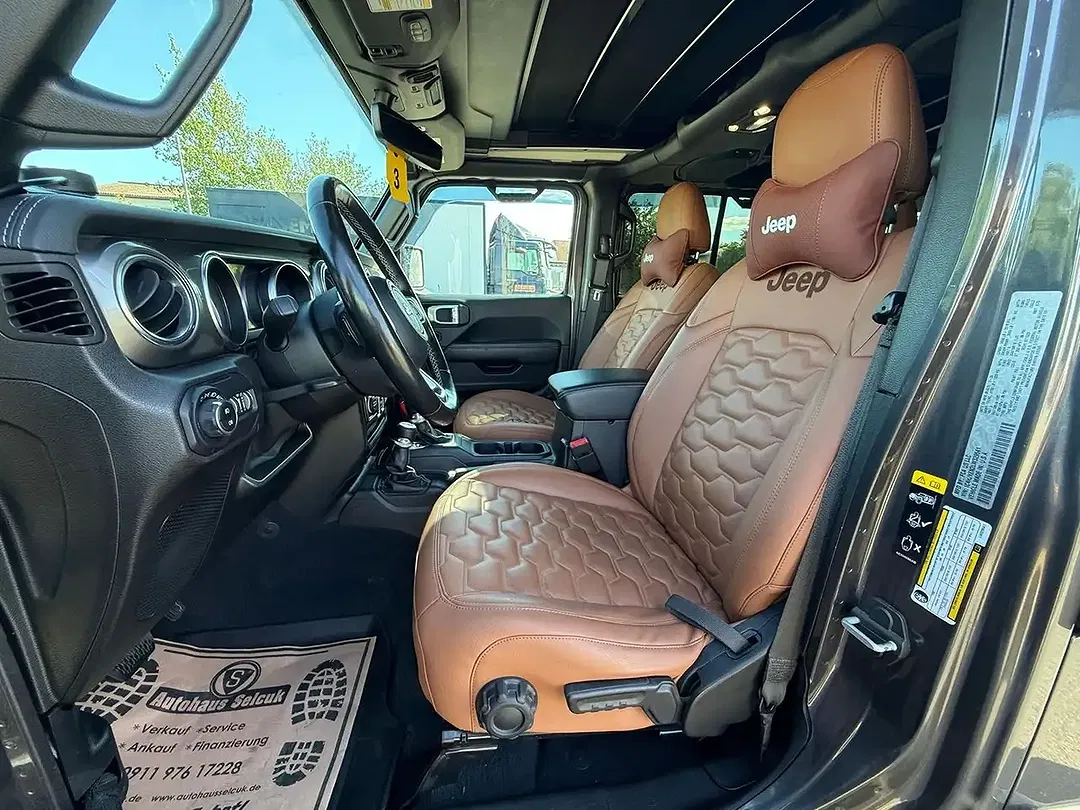 Jeep Wrangler Sport Sahara Hardtop - Thumbnail 11