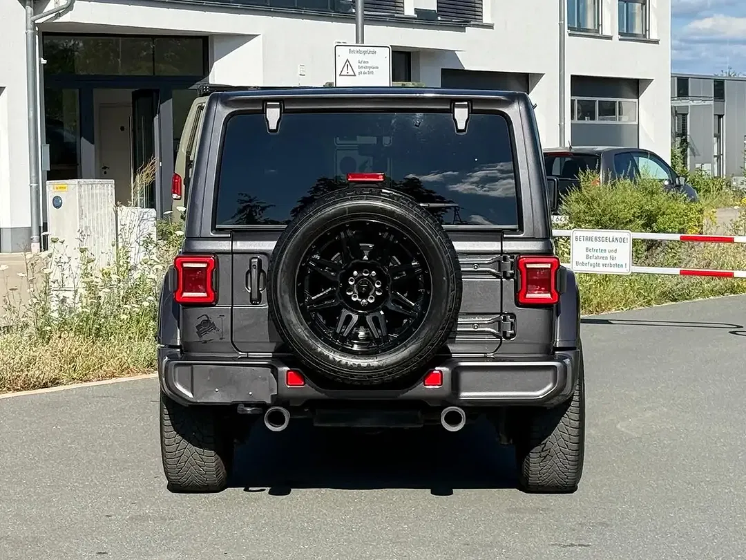Jeep Wrangler Sport Sahara Hardtop - Thumbnail 5