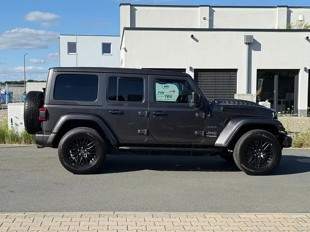 Jeep Wrangler Sport Sahara Hardtop - Thumbnail 7