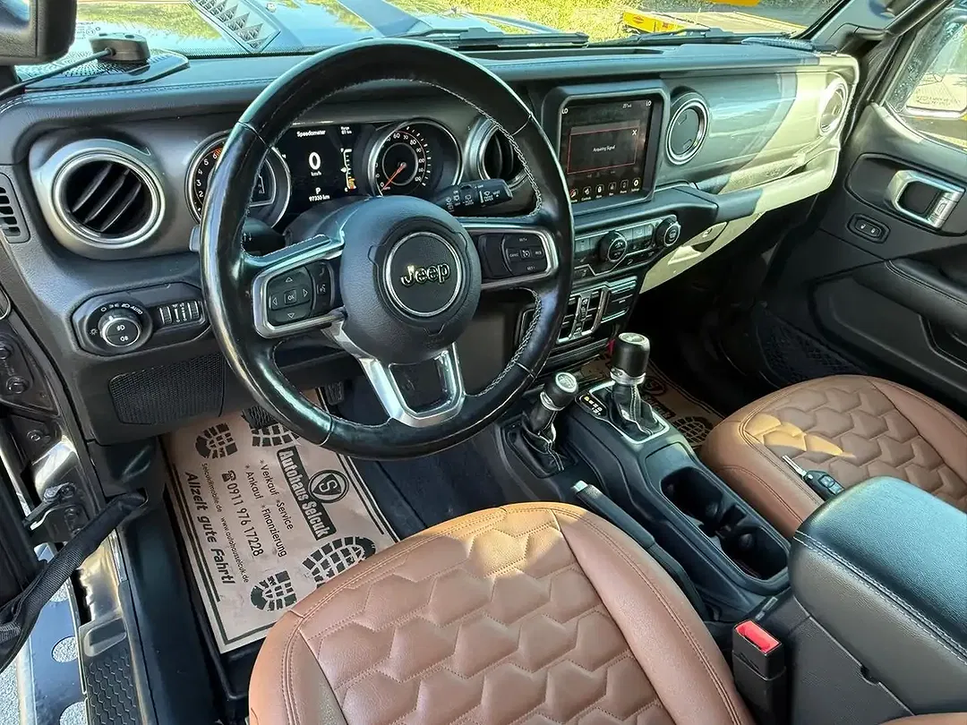 Jeep Wrangler Sport Sahara Hardtop - Thumbnail 9