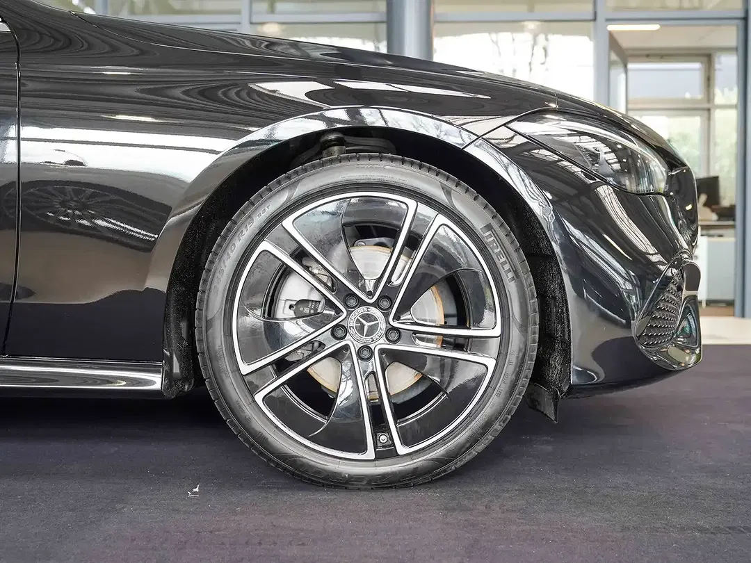Mercedes-Benz CLE 220 - Thumbnail 4