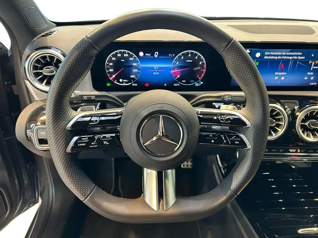 Mercedes-Benz A 200 AMG MBUX Night - Thumbnail 10