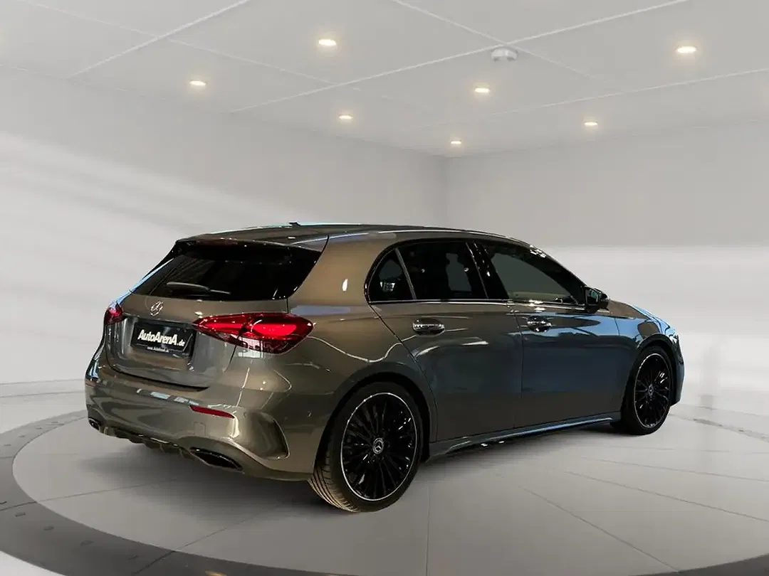 Mercedes-Benz A 200 AMG MBUX Night - foto 2