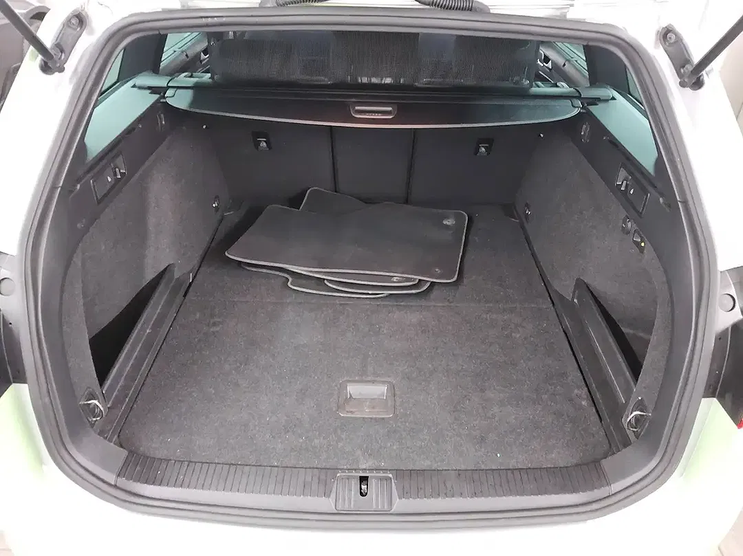 Volkswagen Passat 2.0 TDI 4Motion Business - Thumbnail 10