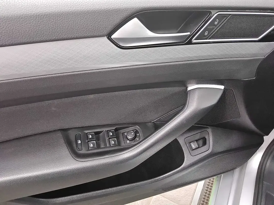 Volkswagen Passat 2.0 TDI 4Motion Business - Thumbnail 8