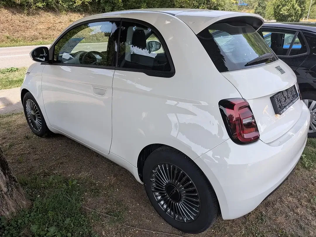 Fiat 500e Icon - Thumbnail 3