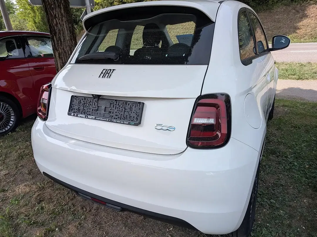 Fiat 500e Icon - Thumbnail 4