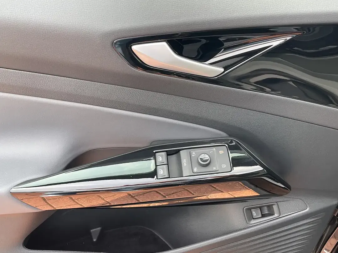 Volkswagen ID.5 Pro - Thumbnail 5