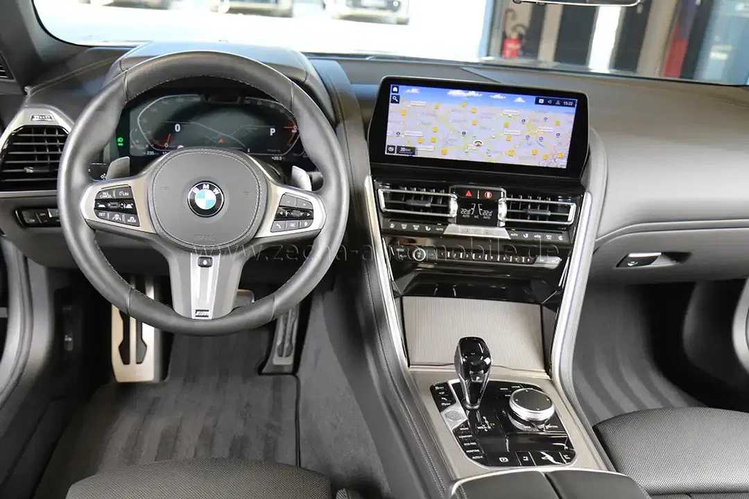 BMW 840 Convertible - Thumbnail 24
