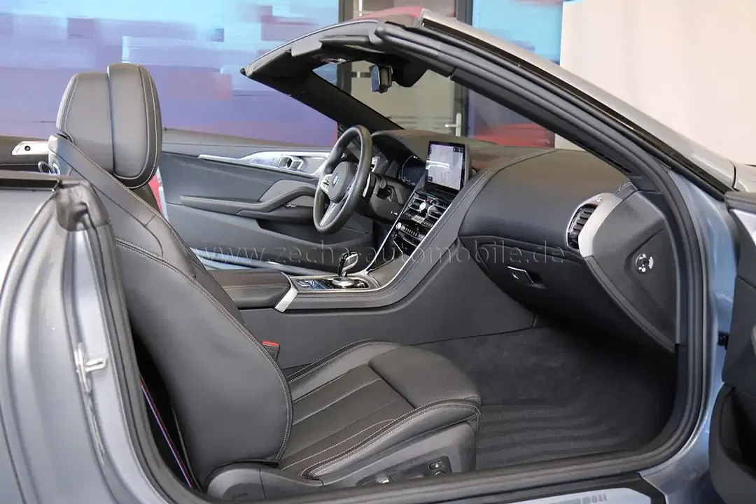 BMW 840 Convertible - Thumbnail 25